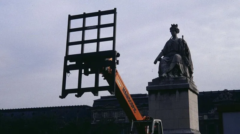 Raymond Hains: l'œuvre en chantier. Du Grand Louvre aux 3 Cartier
